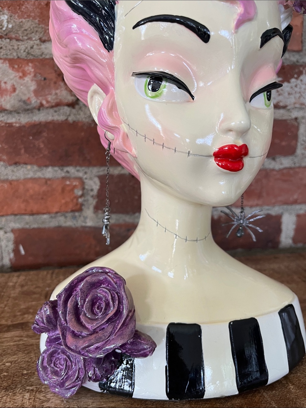 Bella lux bride of Frankenstein bust - Picture 10 of 16